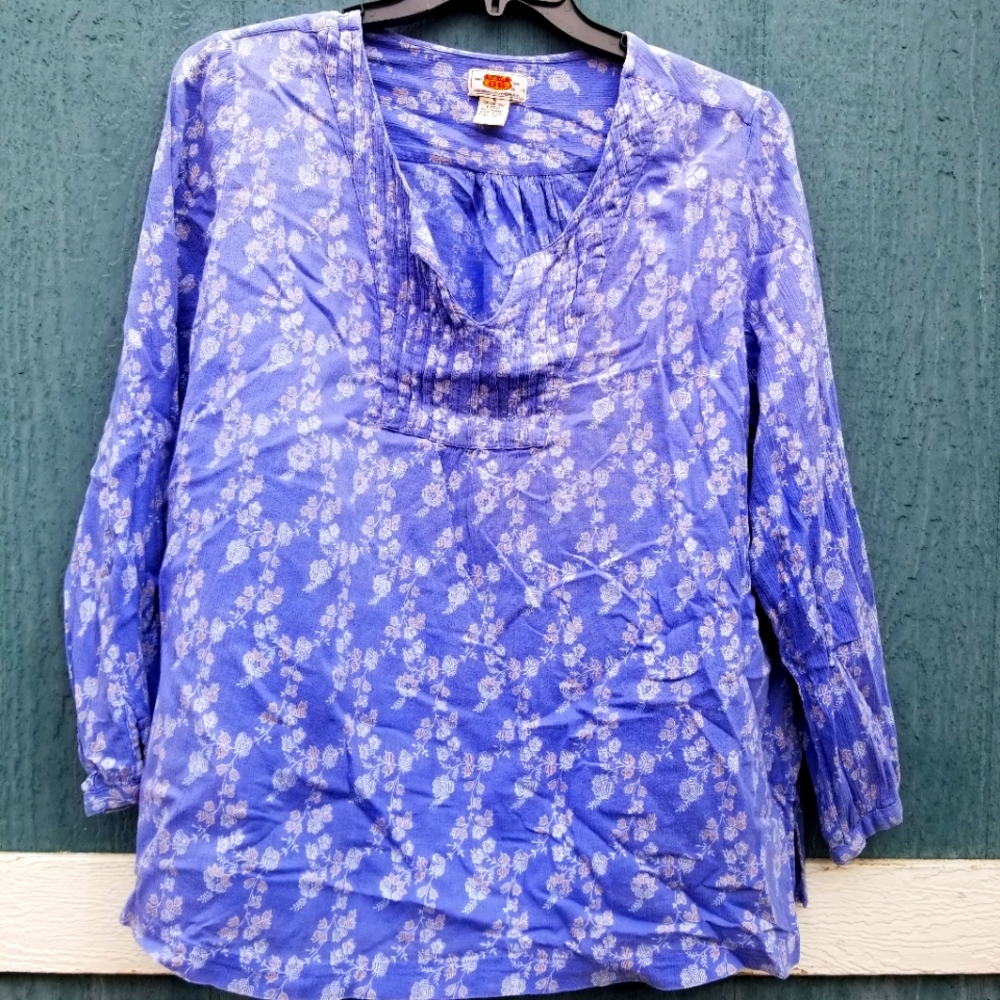 Womens 1XL quarter length sleeve top